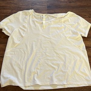 Lululemon cropped tee